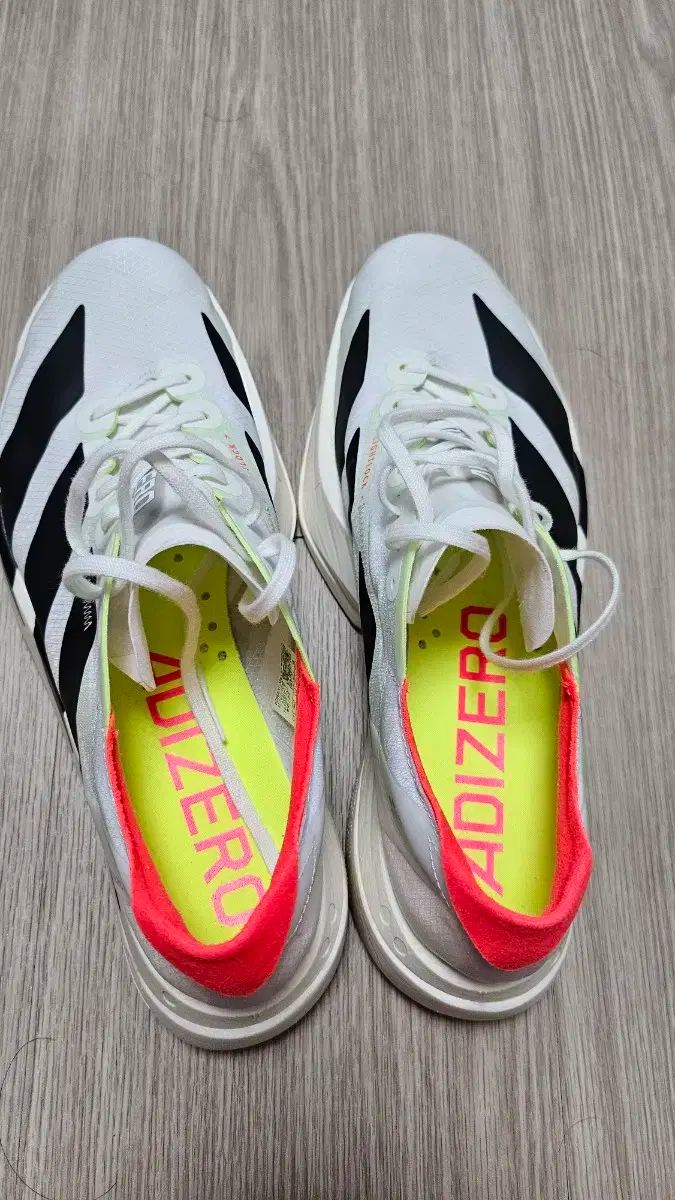 アディダス アディゼロ プロ4 260サイズ カーボン