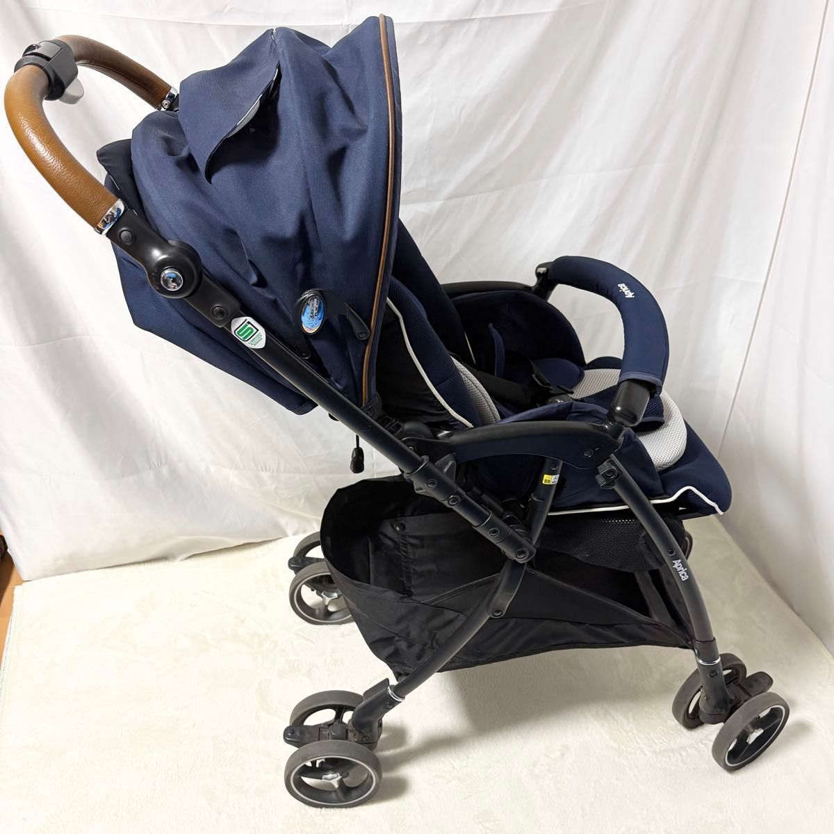 美品 アップリカ ラクーナ ビッテ クッション レザーハンドル Aprica