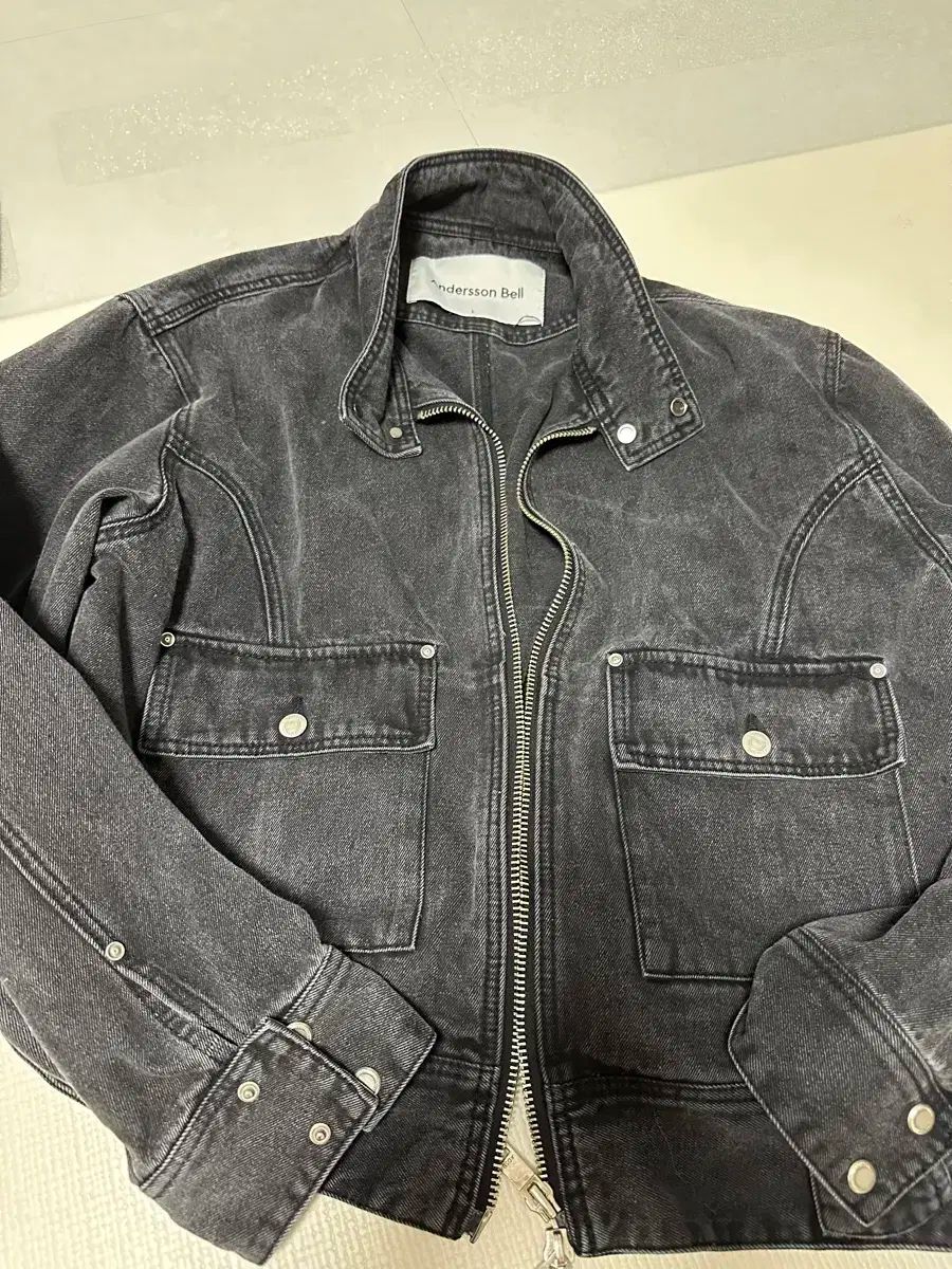 アンダースンベルのMullens ベルト付き バイカー デニム ジャケット