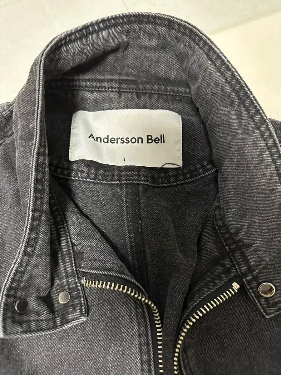 アンダースンベルのMullens ベルト付き バイカー デニム ジャケット