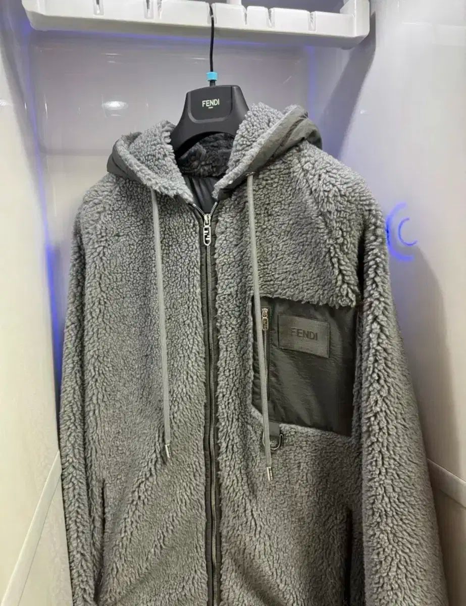 フェンディ シープスキン フリース フード ジャケット グレー 52 タグ 보유
