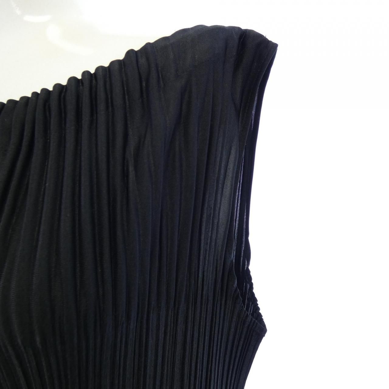 PLEATS
