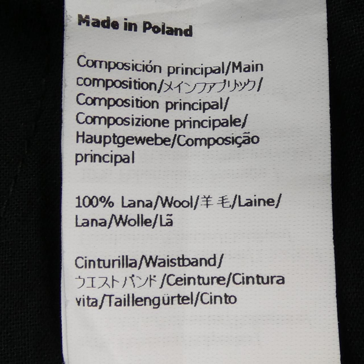 LOEWE ショートパンツ