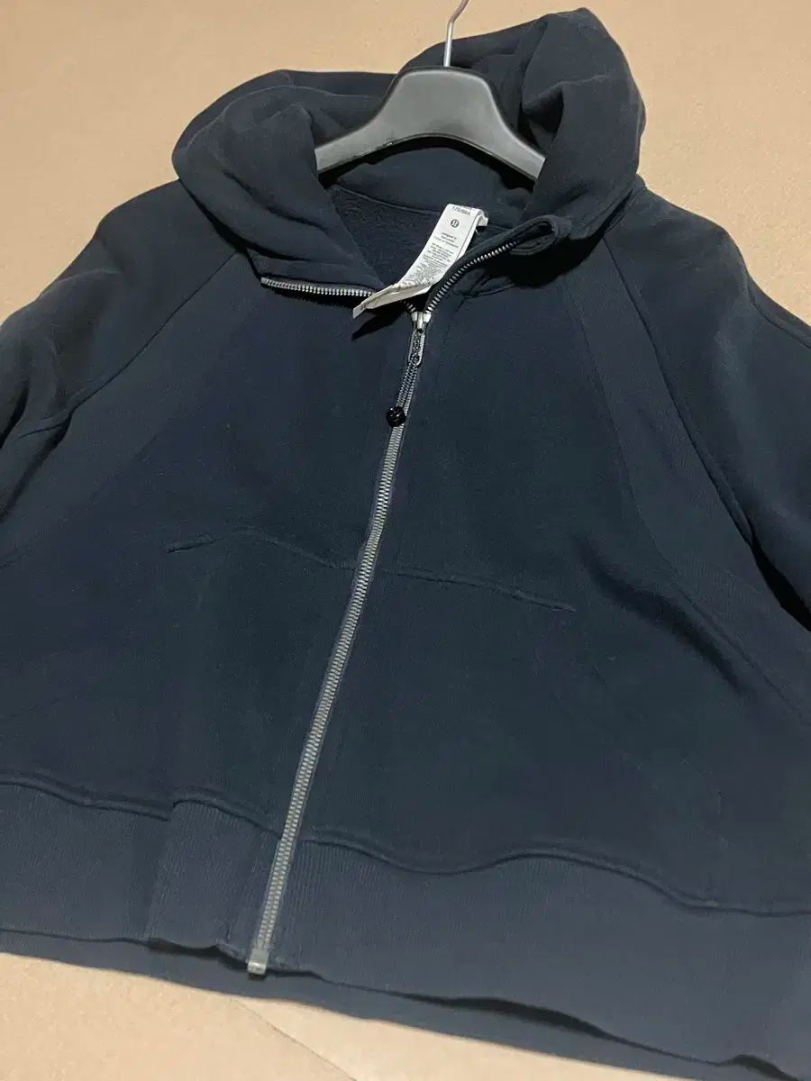 ルルレモン スクーバ