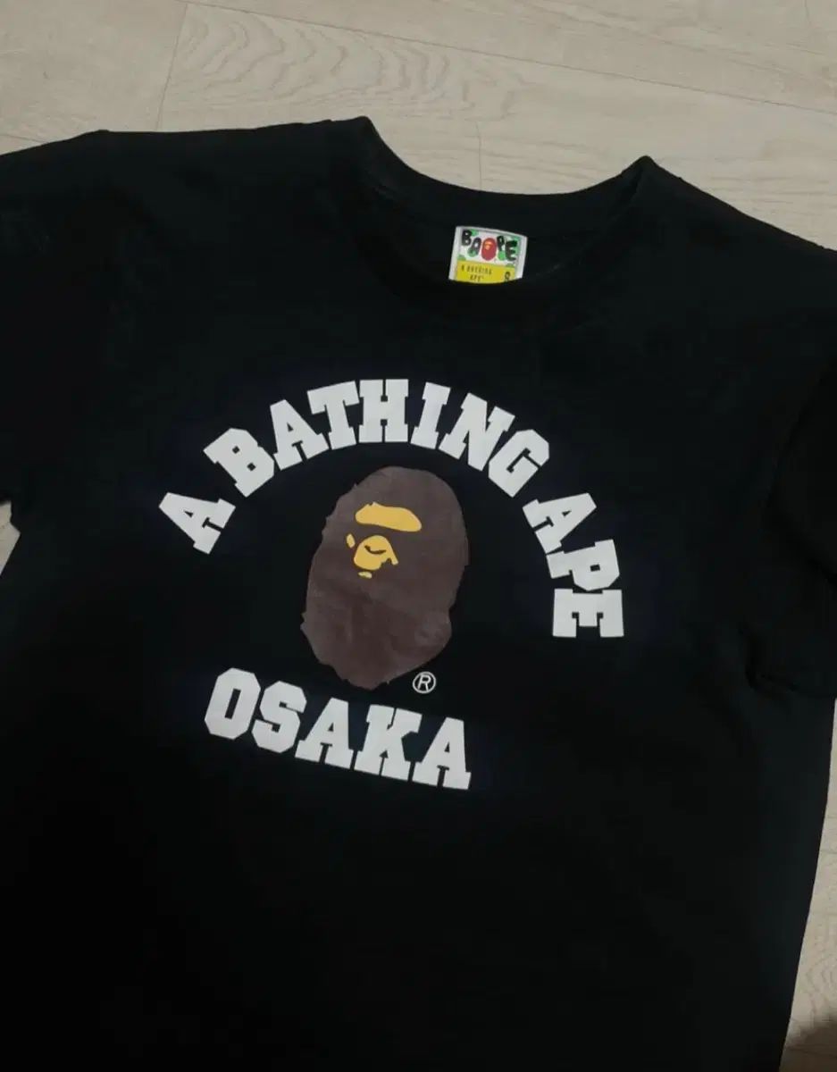 A BATHING APE アベイシングエイプ 大阪 半袖 Tシャツ ブラックS