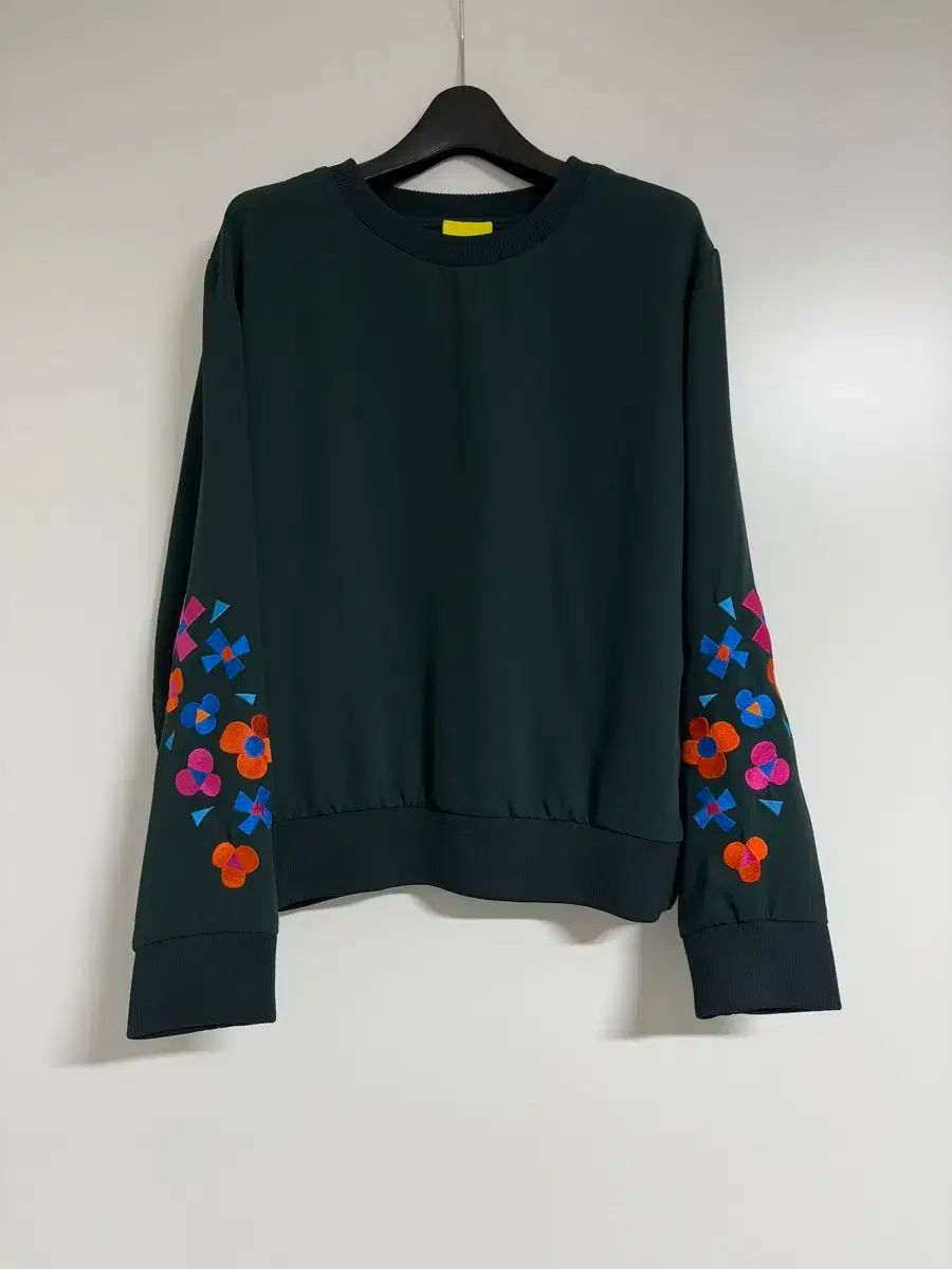 LUCKY CHOUETTE ラッキーシュエトゥ 刺繍 トップス