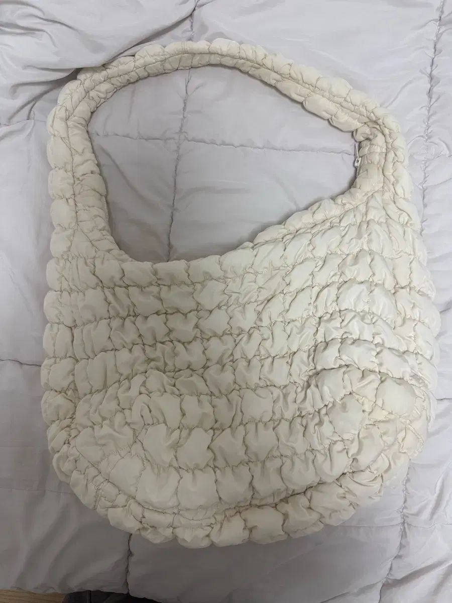 COS コス キルテッド オーバーサイズ ショルダー バッグ オフホワイト