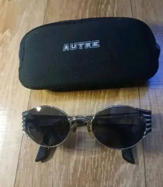 AUTRE レディース サングラス ケースまでお付けします 状態は