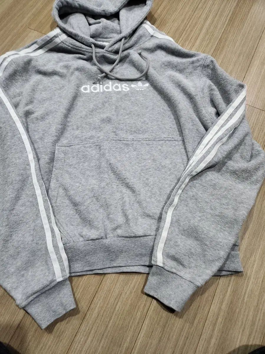 アディダス 3本線 ブークレ トレーニングウェア セット グレー