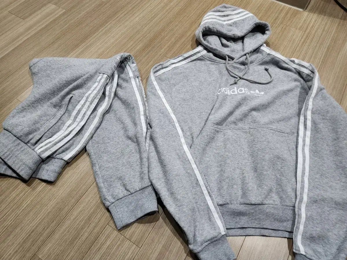 アディダス 3本線 ブークレ トレーニングウェア セット グレー