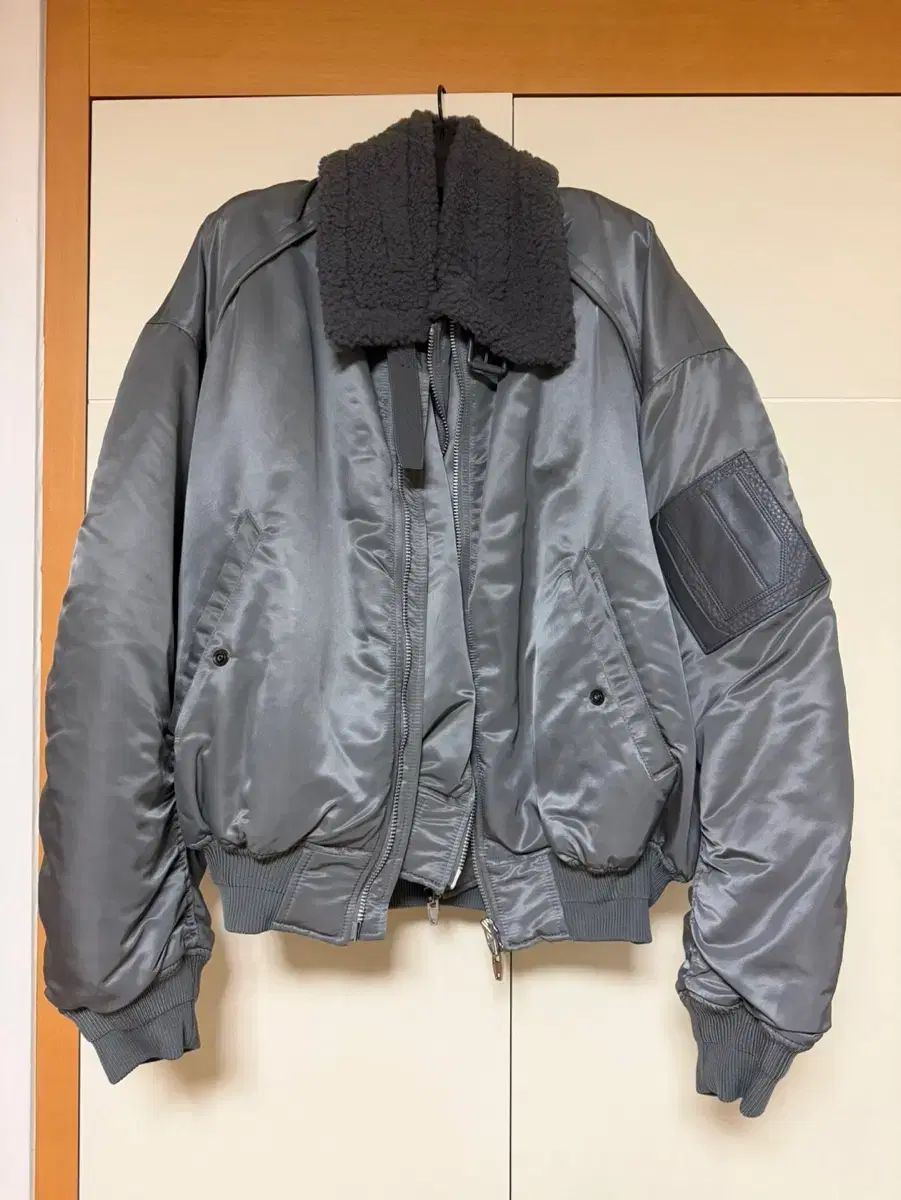 46 Juun.J ムートン MA-1 グレー