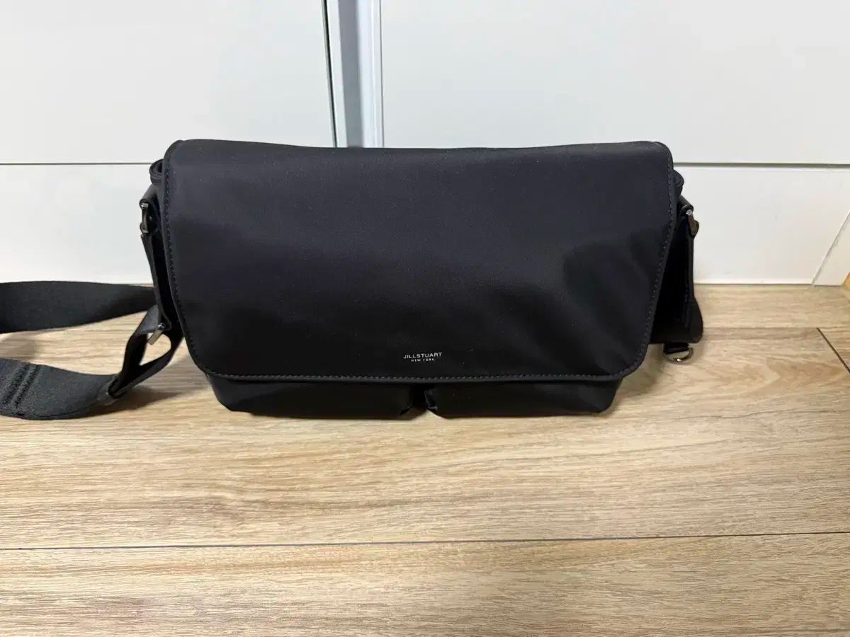 JILL STUART ジルスチュアート ブラック ナイロン メッセンジャーバッグ