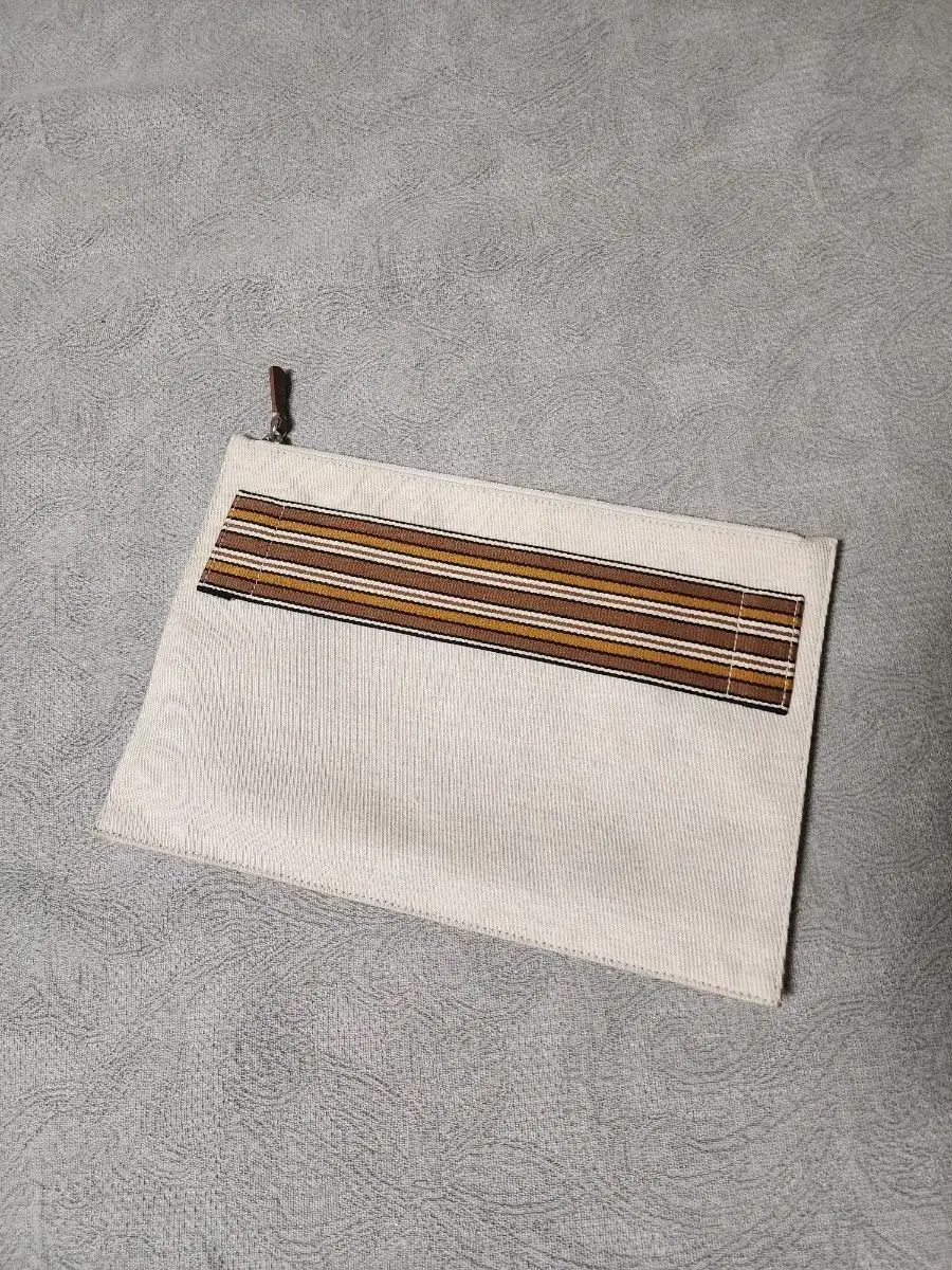 ロロ ピアーナ スーツケース ポーチ