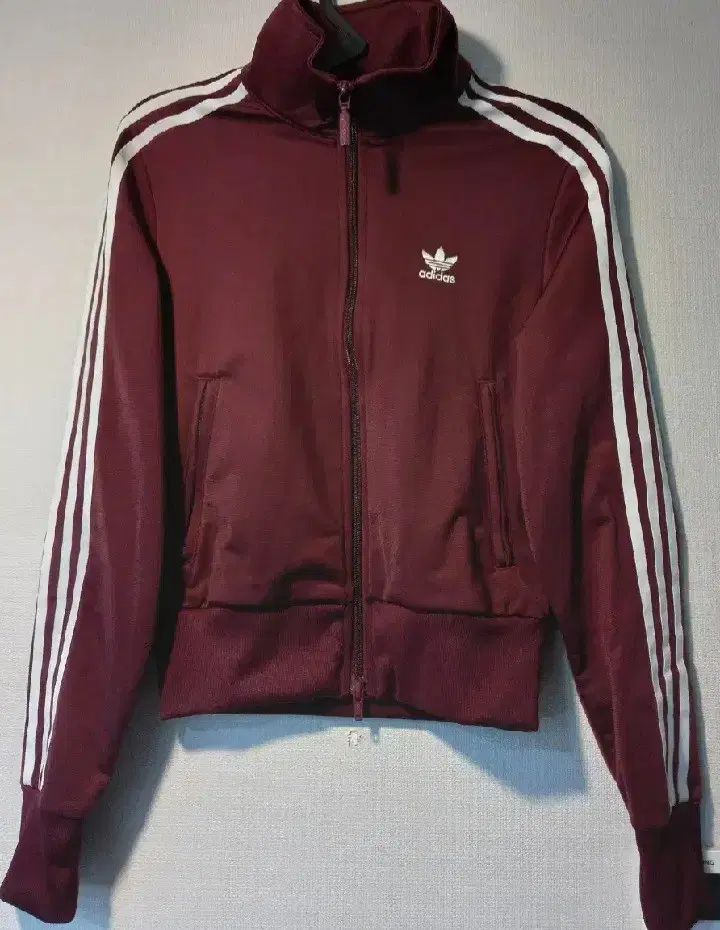 アディダス 必須アイテム バーガンディ レディース トラックジャージ ジャージ ジップアップジャージ 85 90