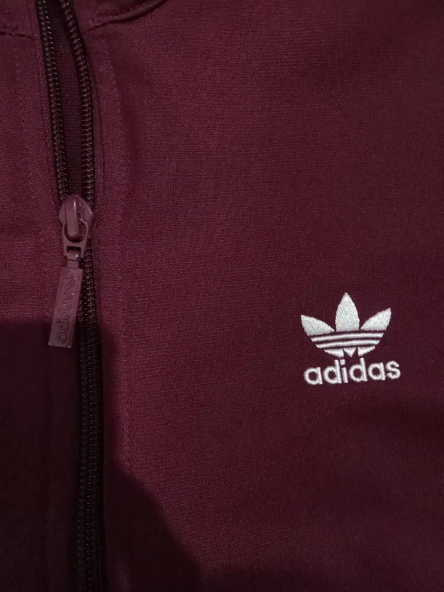 アディダス 必須アイテム バーガンディ レディース トラックジャージ ジャージ ジップアップジャージ 85 90
