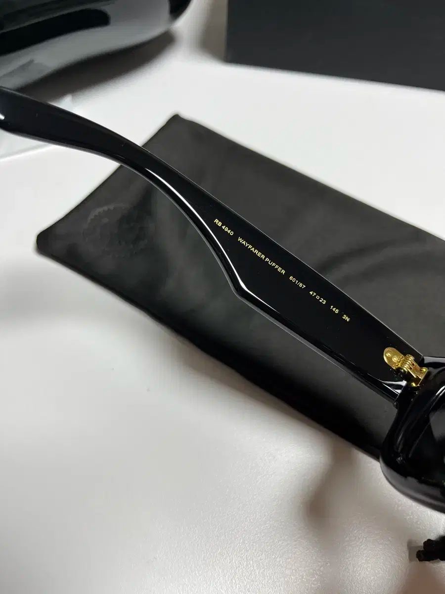 Wayfarer パファー