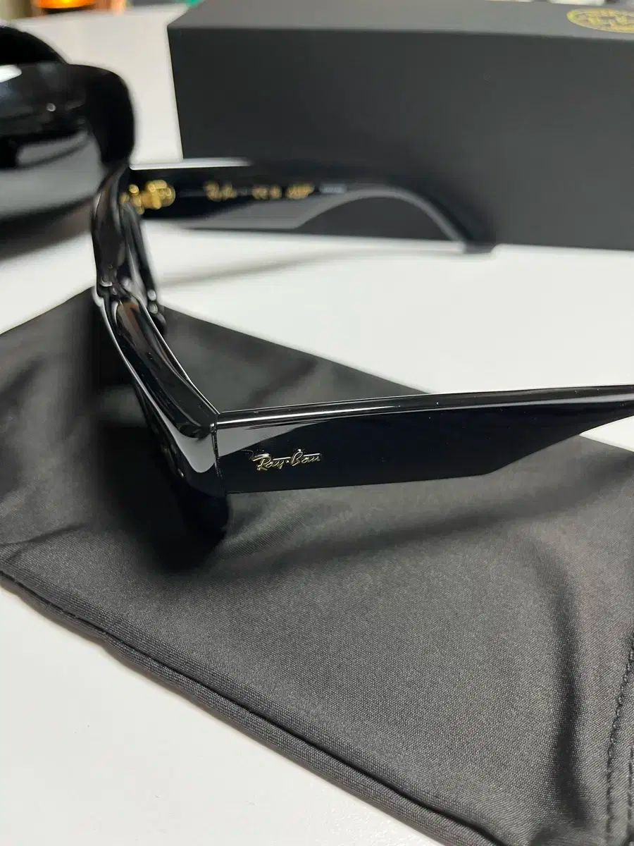 Wayfarer パファー