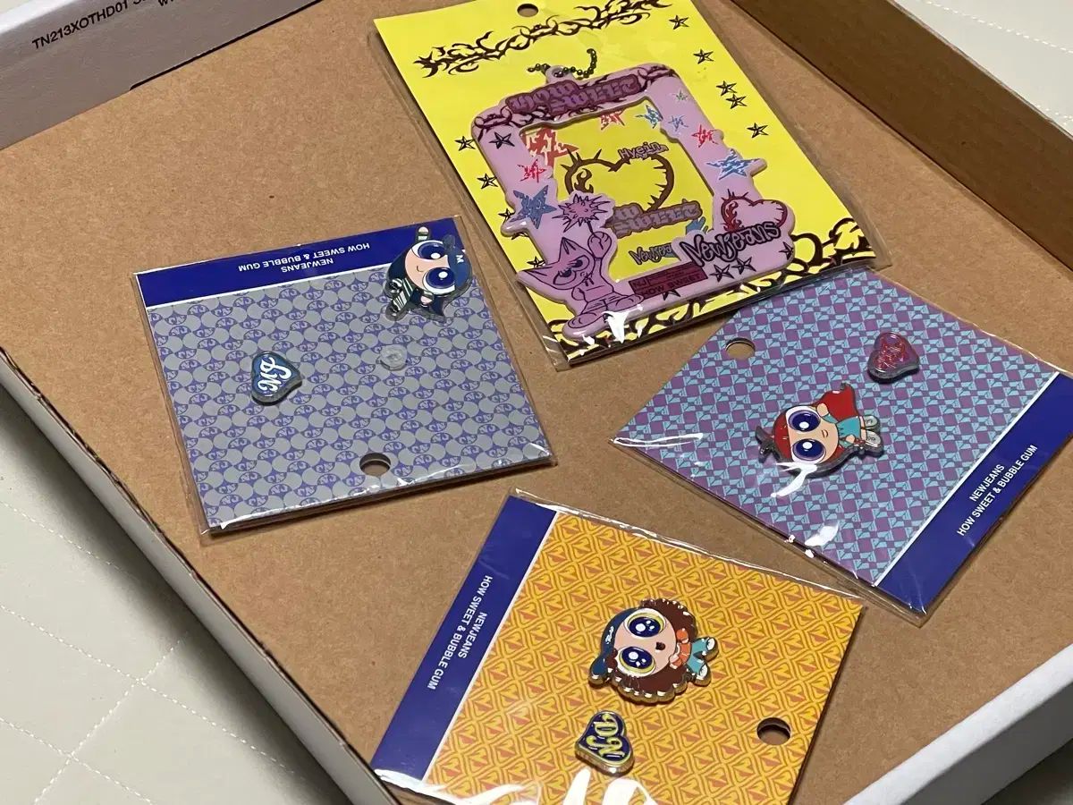 NewJeans ニュージーンズ ニュジ カフスボタン キーホルダー セット グッズ