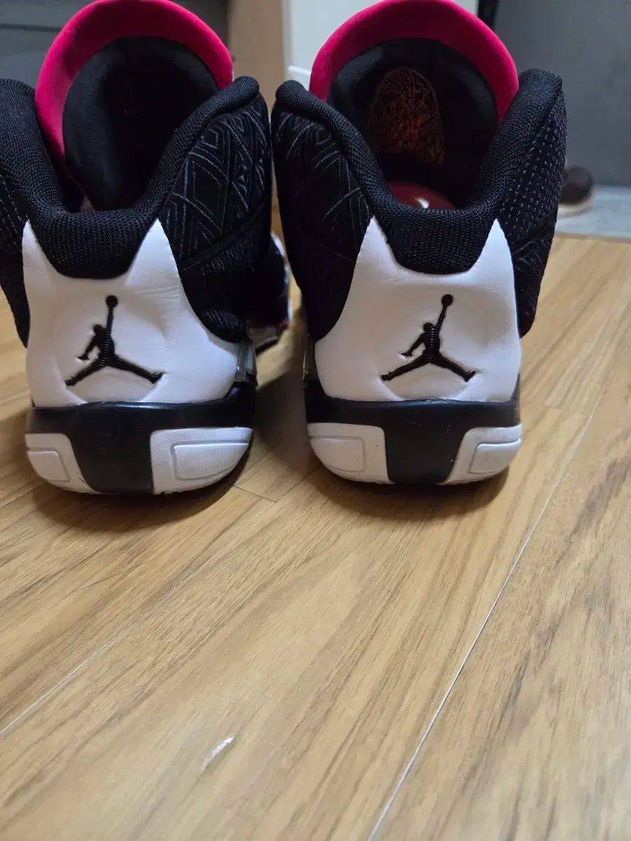 サイレンレッド