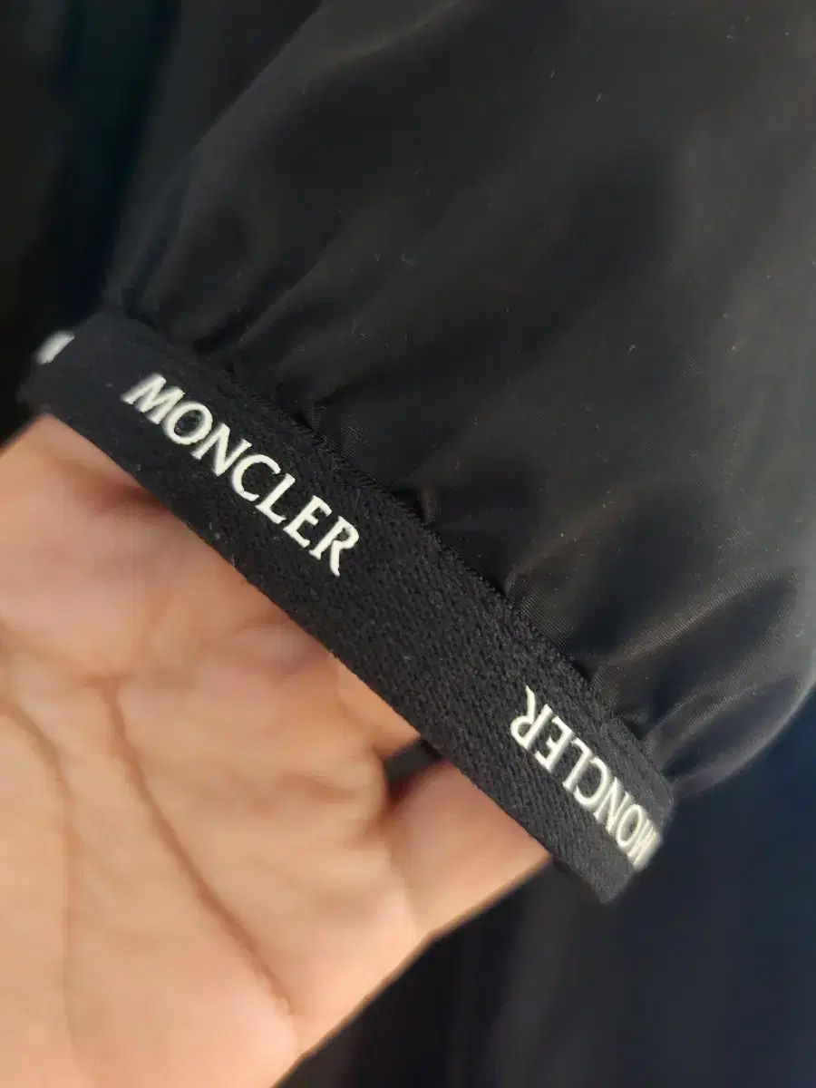 ウィンドブレーカー