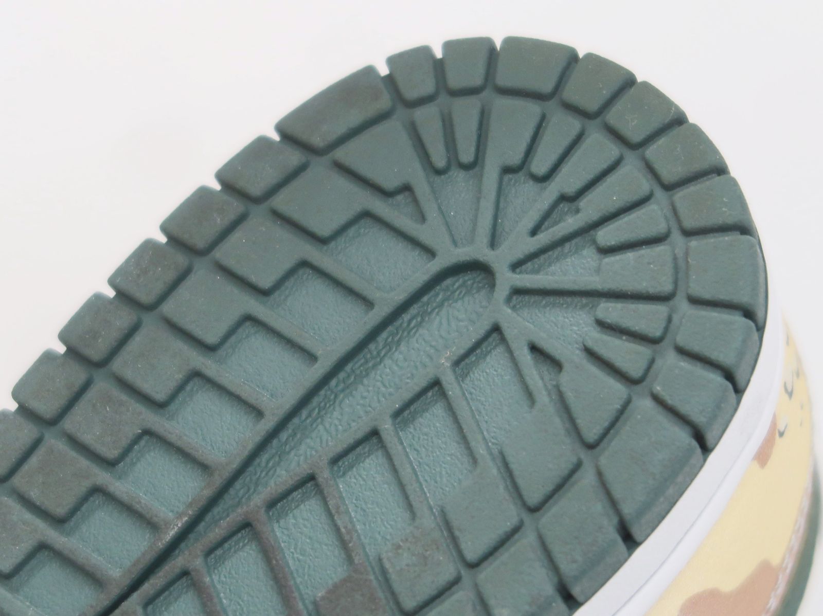  NIKE ナイキ DUNK LOW SE ダンク ロー マルチカモ DH 0957 100 スニーカー 25 5㎝ スニーカー 靴