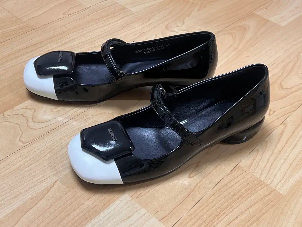  BONNIE シューコンマボニー レディース 靴 37 1回 使用 スニーカー 靴