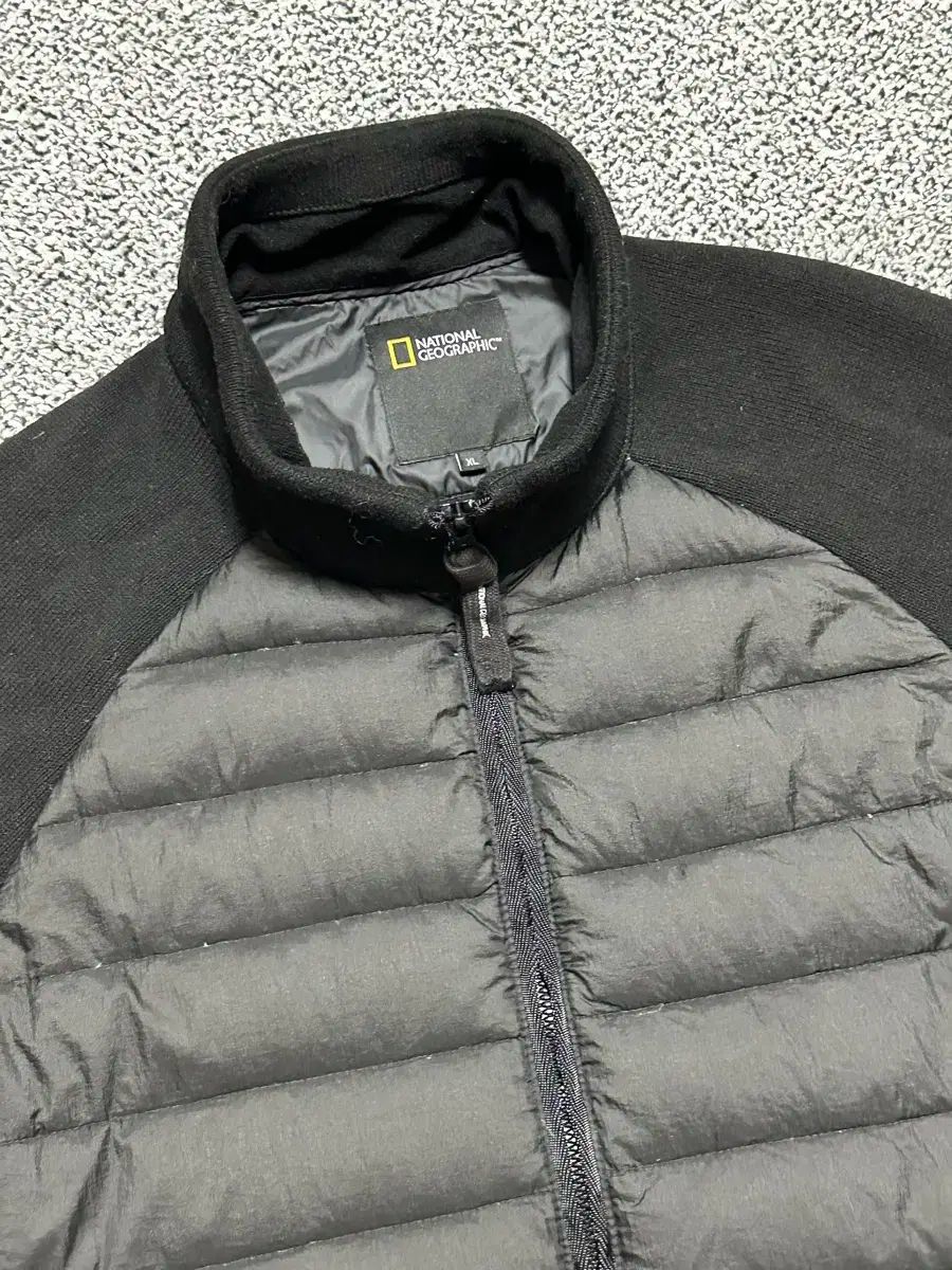 ナショナルジオグラフィック ブラック 軽量ニットジャケット