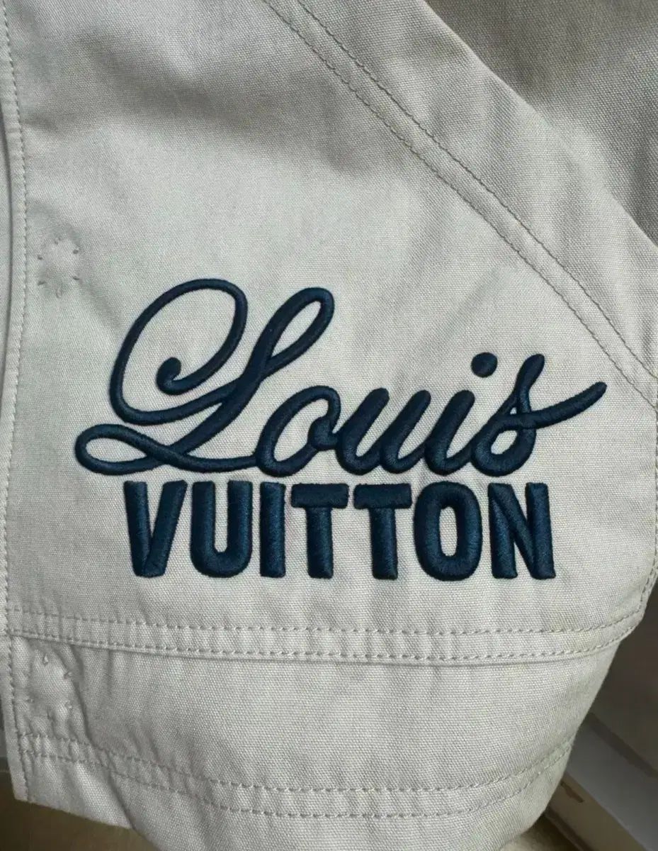 ルイヴィトン ワークウェア 刺繍 ロゴ オーバーサイズ ジャケット 46 百貨店