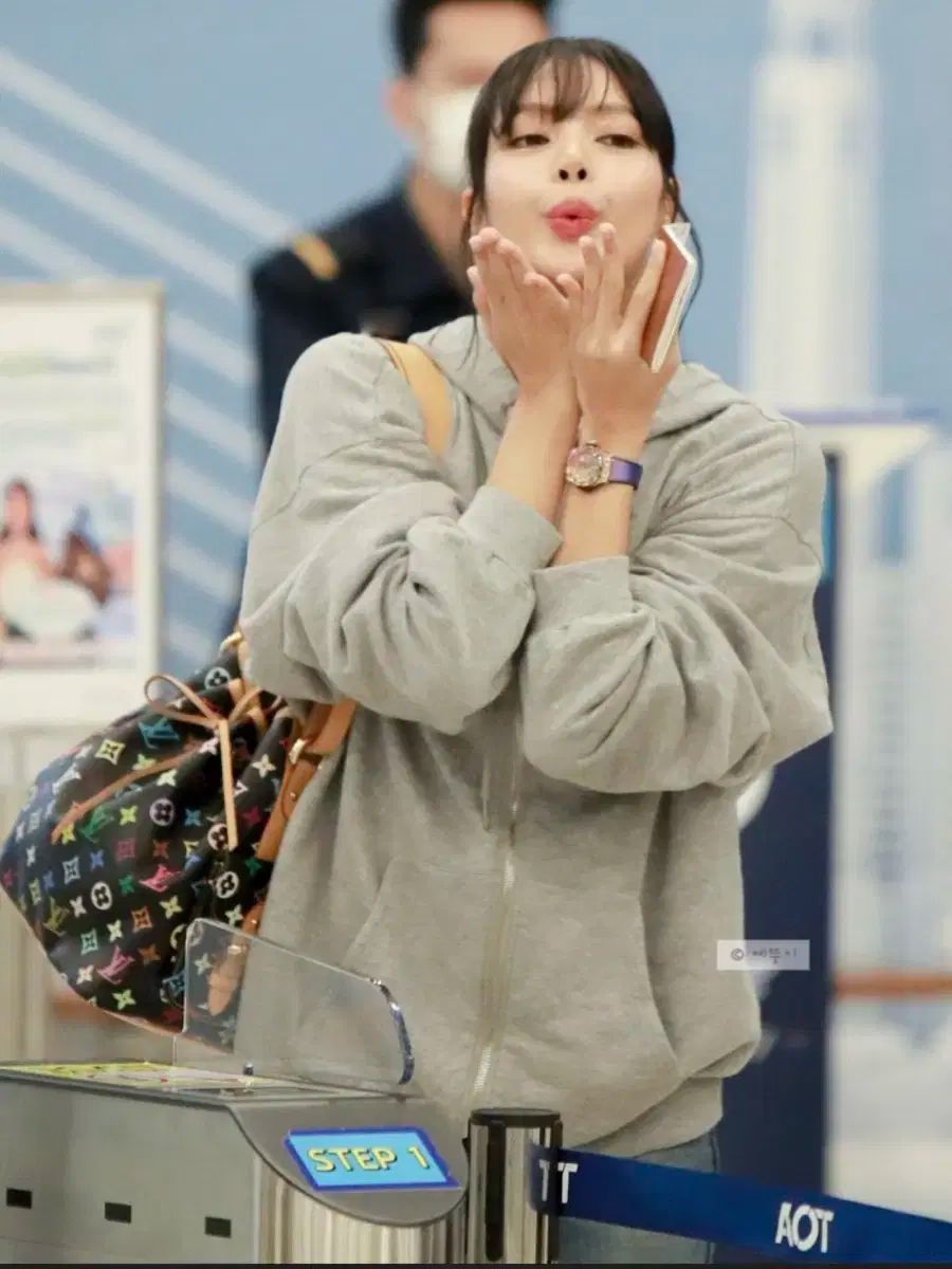 ルイヴィトン ブラック マルチ ノエ