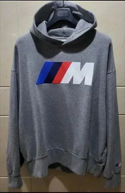 BMW M フードTシャツ 100