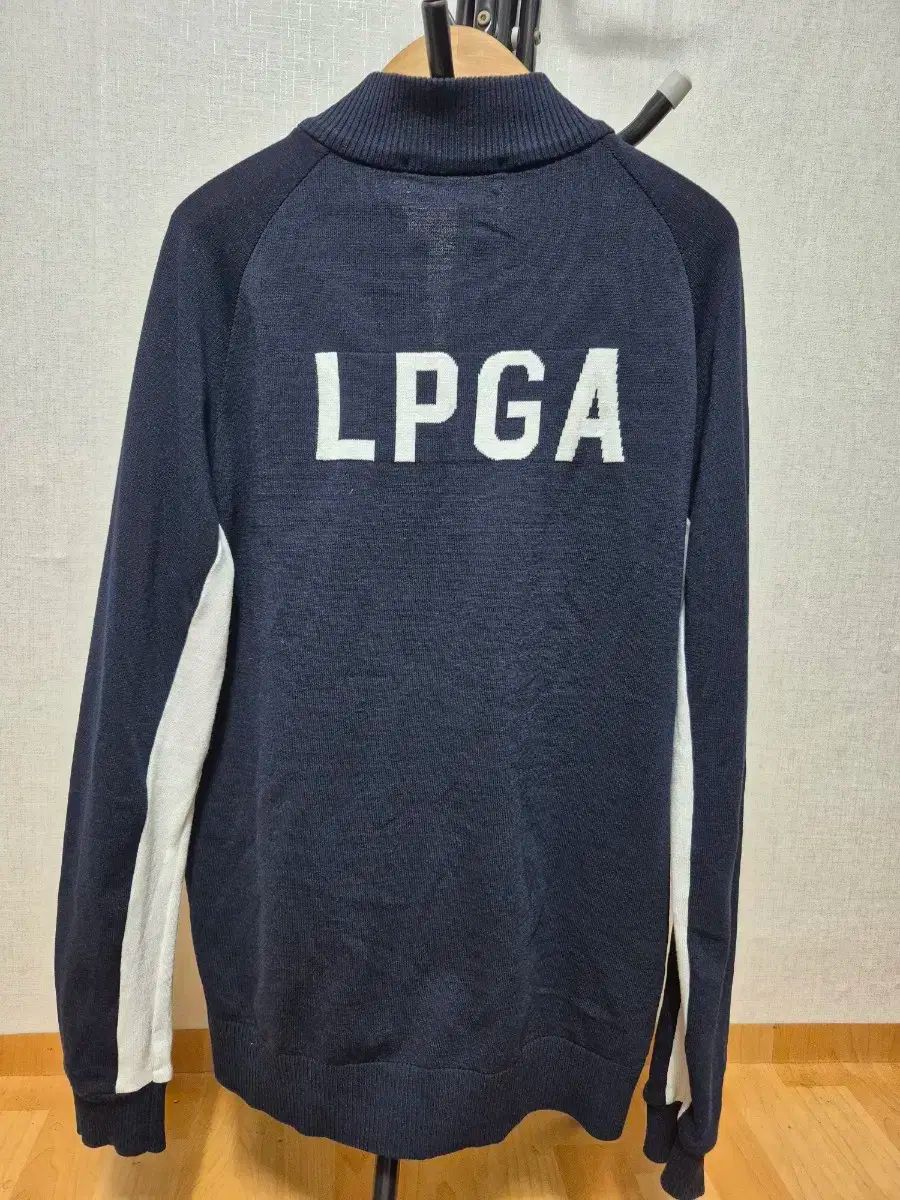 LPGA ゴルフ ブラック アウター 100