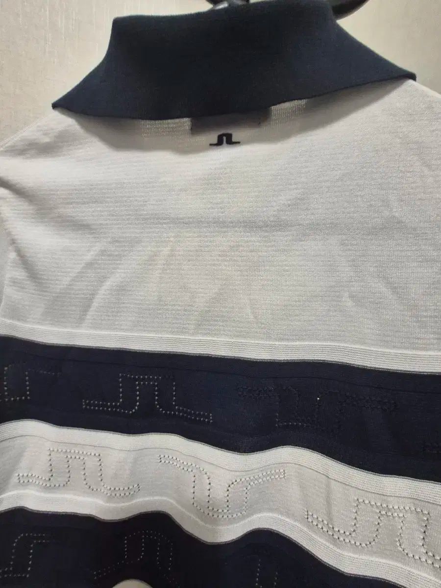 J.リンドバーグ 白