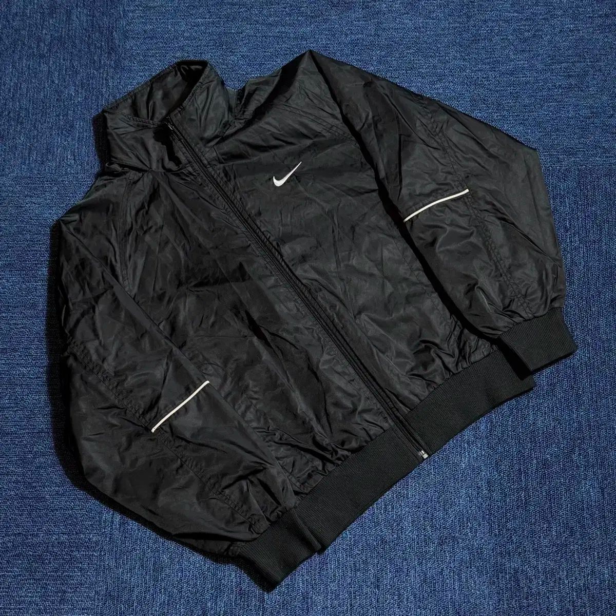 ナイキ ブラック ウィンドブレーカー ジャケット
