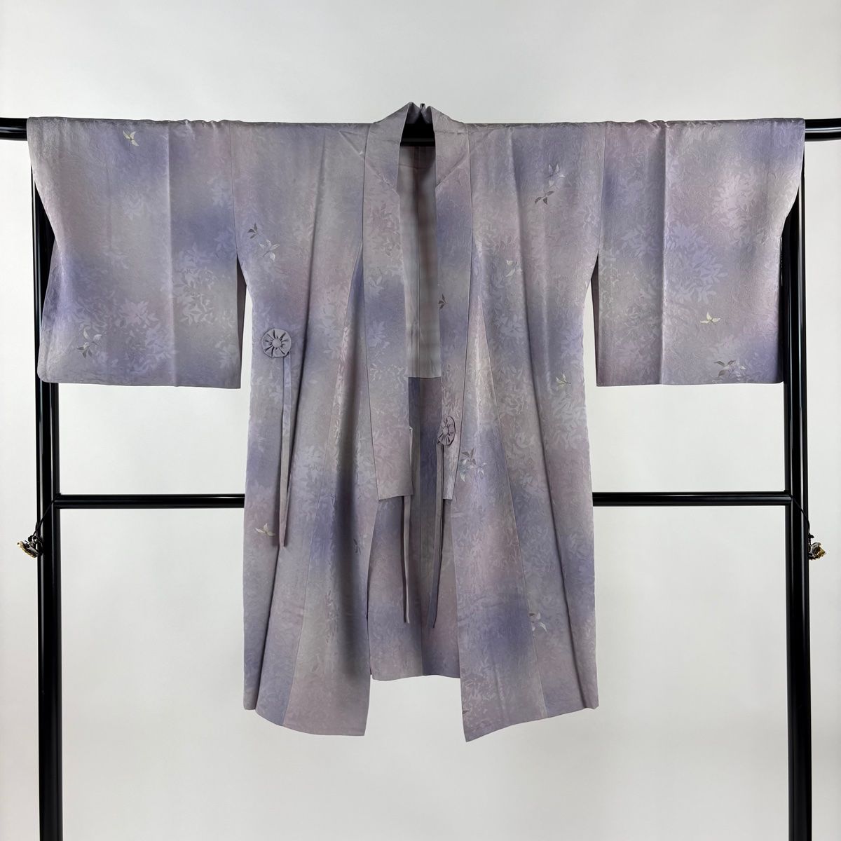  道中着 身丈100 cm 裄丈67 M 和装コート 着物衿 地紋 草花 金彩 ぼかし 灰紫 正絹 羽織 着物 浴衣