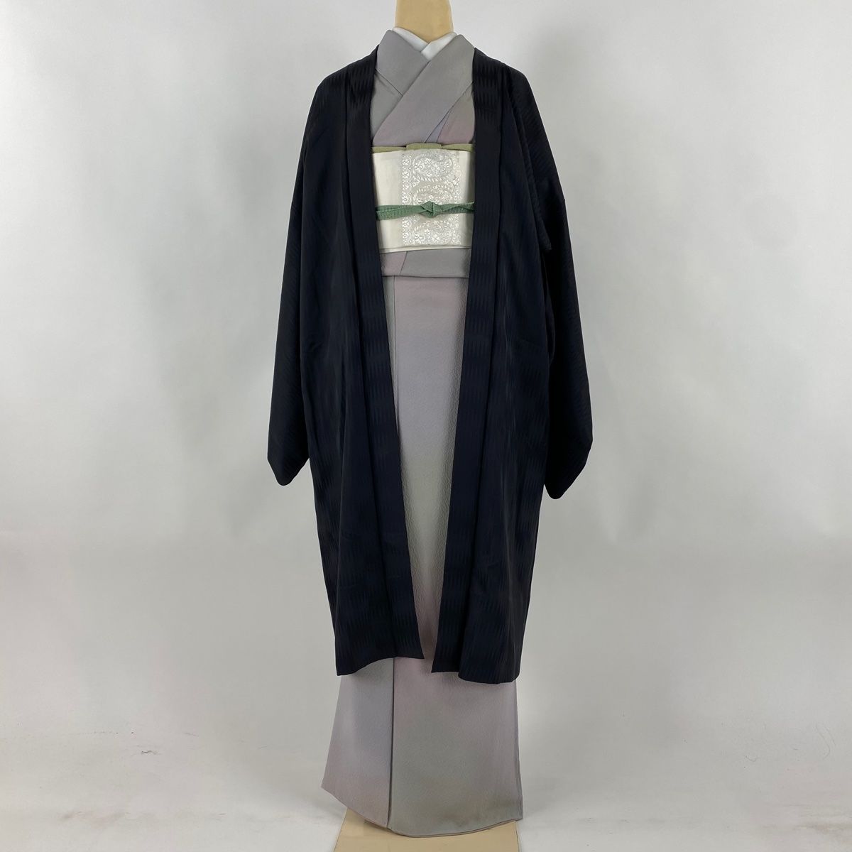 羽織 身丈109 cm 裄丈69.5 L コシノジュンコ 地紋 黒 正絹