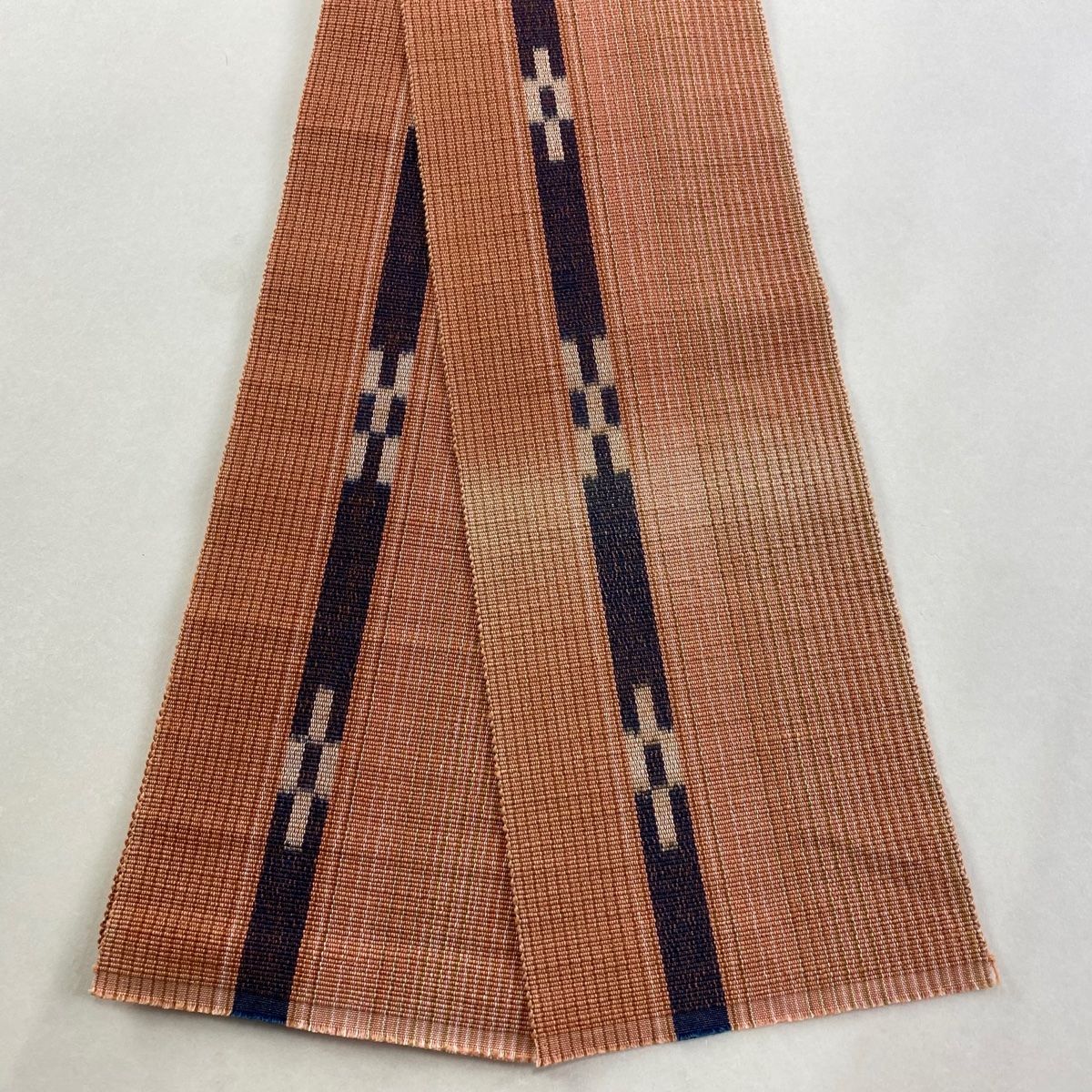 半幅帯 証紙 八重山みんさ 草木染 幾何学 縞 サーモンピンク 綿