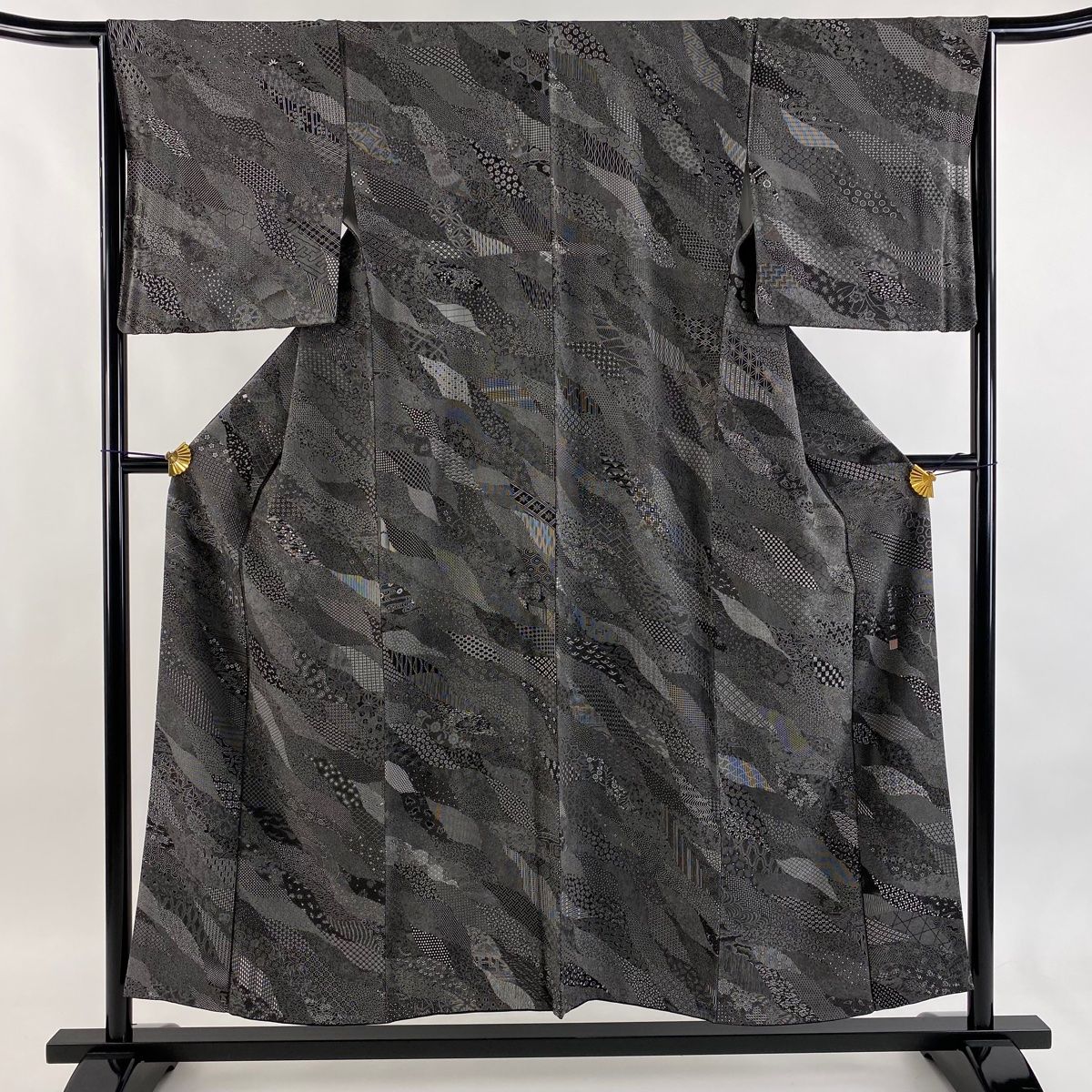 江戸小紋 身丈153 cm 裄丈66 M 袷 砂川健一 落款 菊 寄せ柄 黒 正絹 秀品