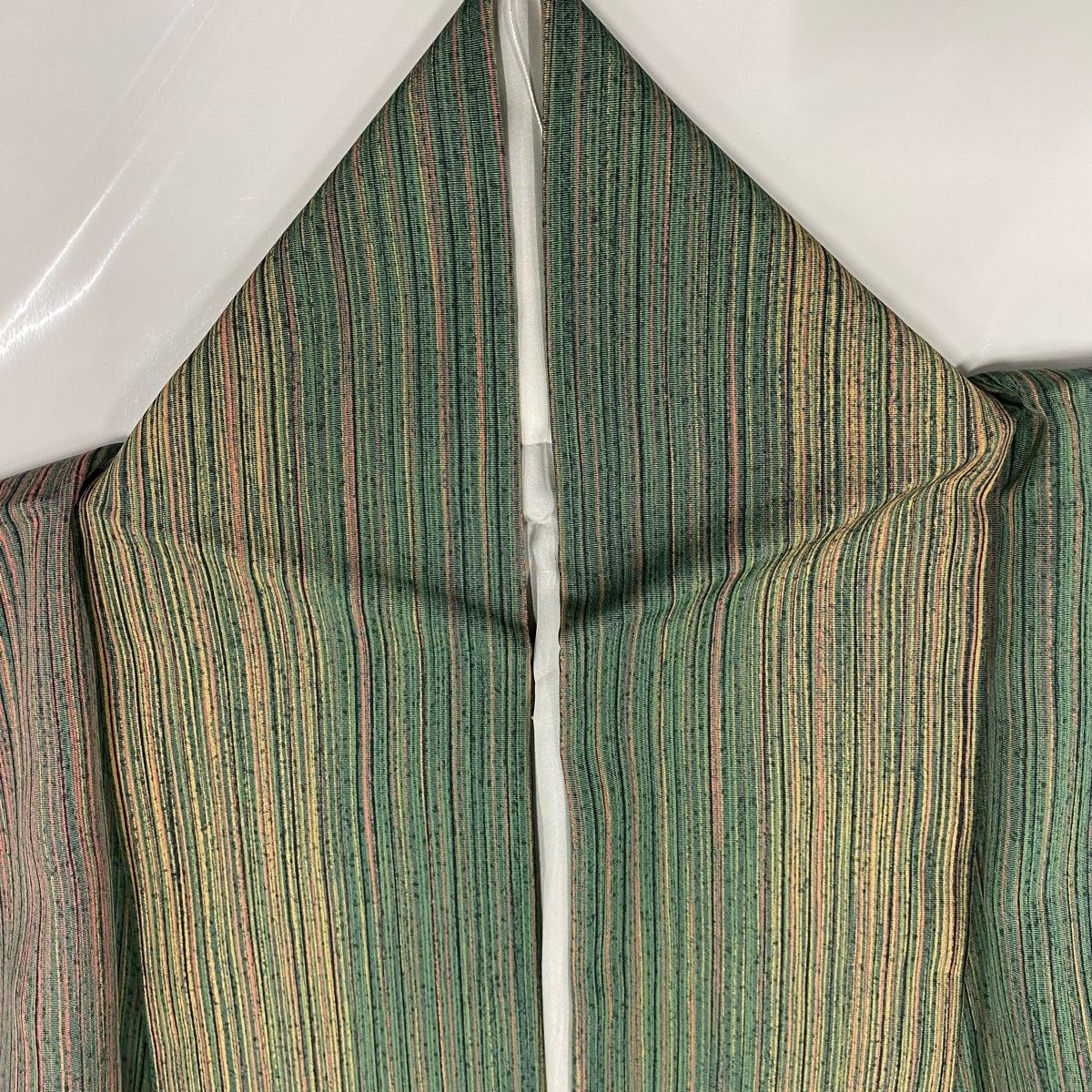  小紋 身丈154 5 cm 裄丈65 M 袷 縦縞 幾何学模様 緑 正絹 秀品 小紋 着物