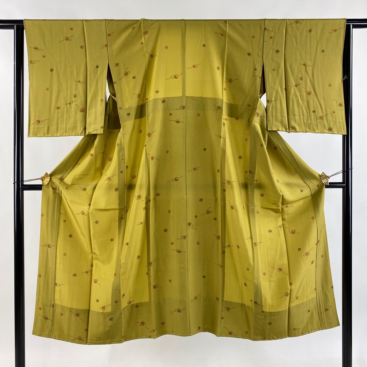 長襦袢 身丈130 cm 裄丈64 5 M 糸巻き 黄土色 正絹 秀品