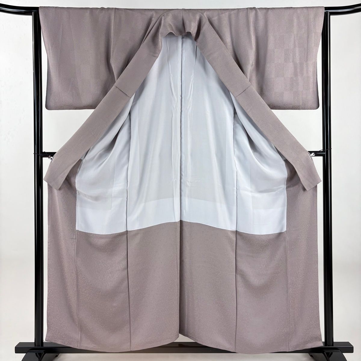  色無地 身丈158.5 cm 裄丈64 M 袷 地紋 薄小豆 正絹 秀品 一つ紋 色無地 着物