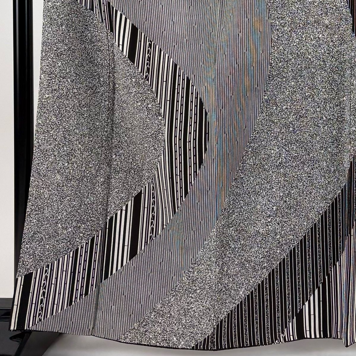 訪問着 身丈163 cm 裄丈66 M 袷 山下晴三 落款 縞 幾何学模様 黒灰 正絹 秀品