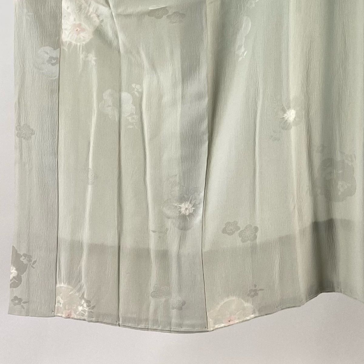 長襦袢 身丈125.5 cm 裄丈65 M 草花 地紋 絞り 灰緑 正絹 秀品