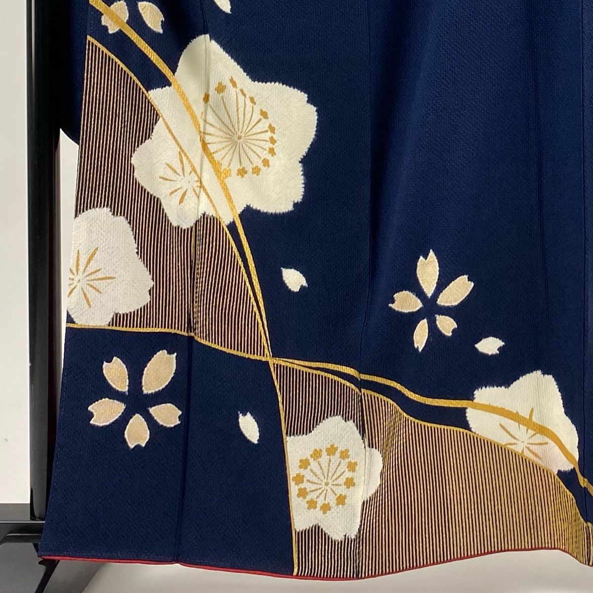 振袖 身丈161 cm 裄丈67 M 袷 桜 金彩 絞り 紺色 正絹 秀品