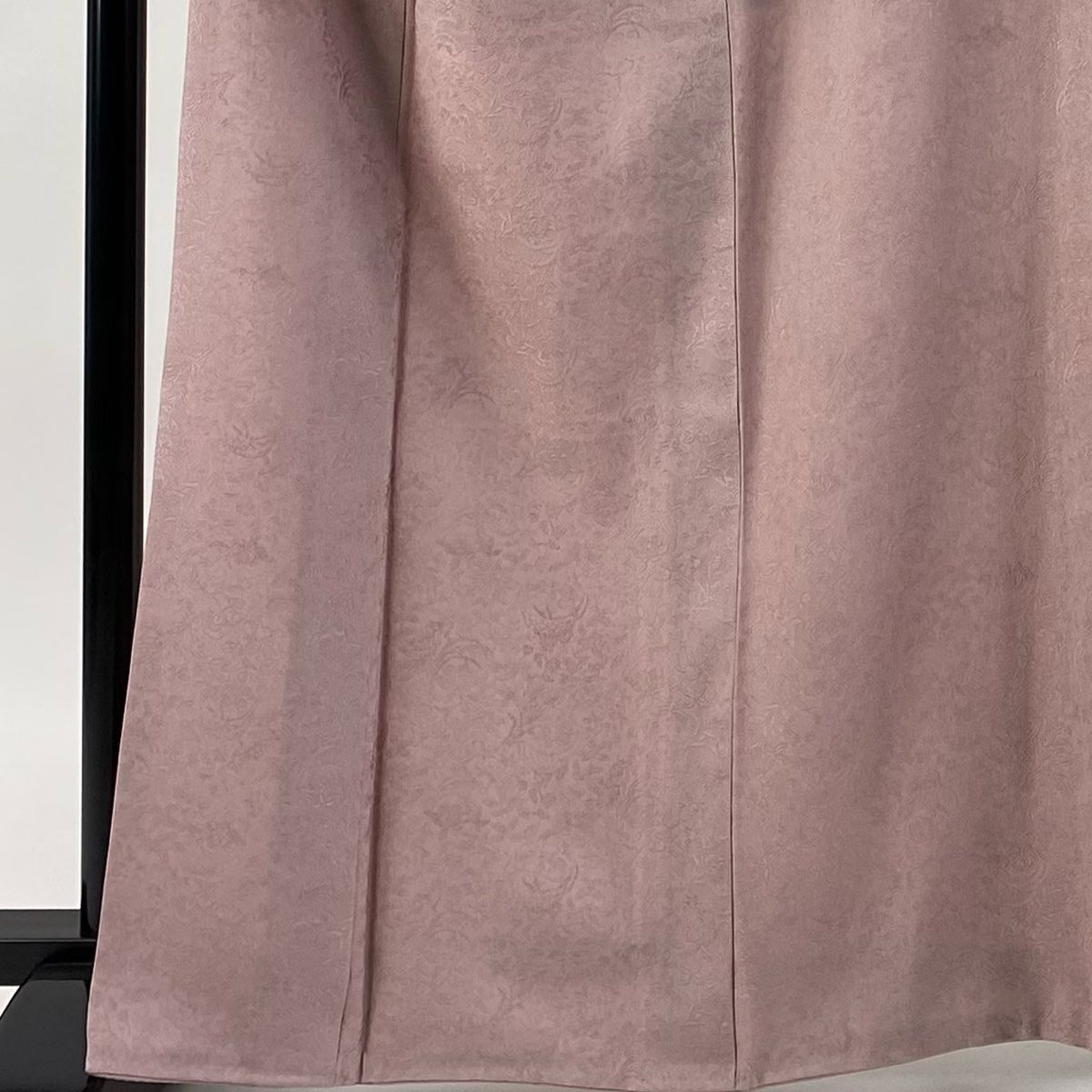 色無地 身丈165 cm 裄丈66 M 袷 地紋 ピンク 正絹 秀品 一つ紋