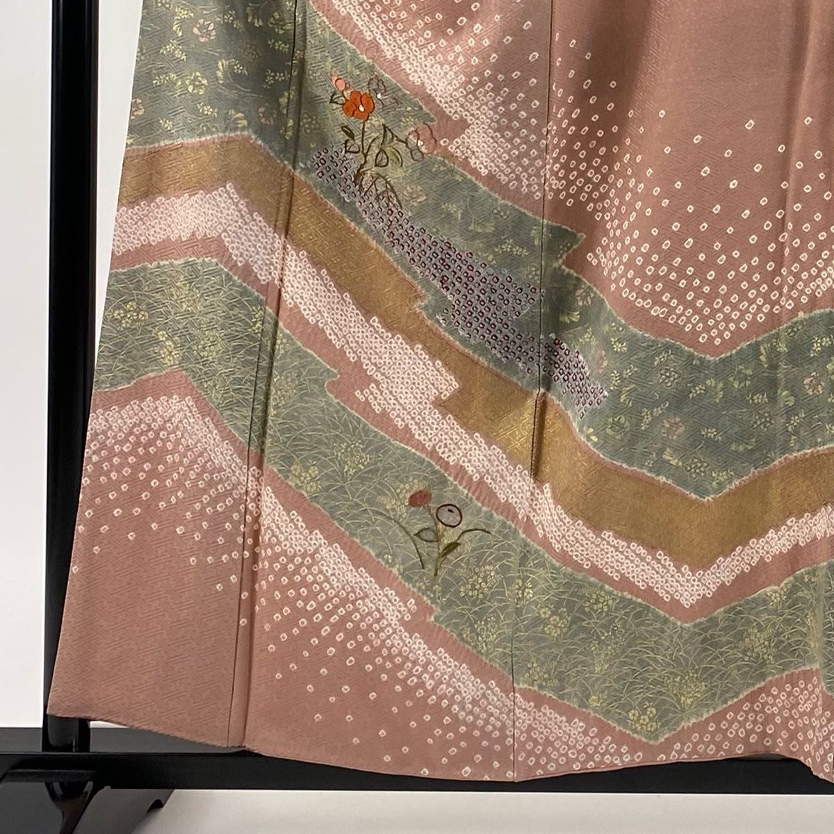 訪問着 身丈157 5 cm 裄丈66 M 袷 椿 草花 刺繍 絞り 灰桜 正絹 秀品