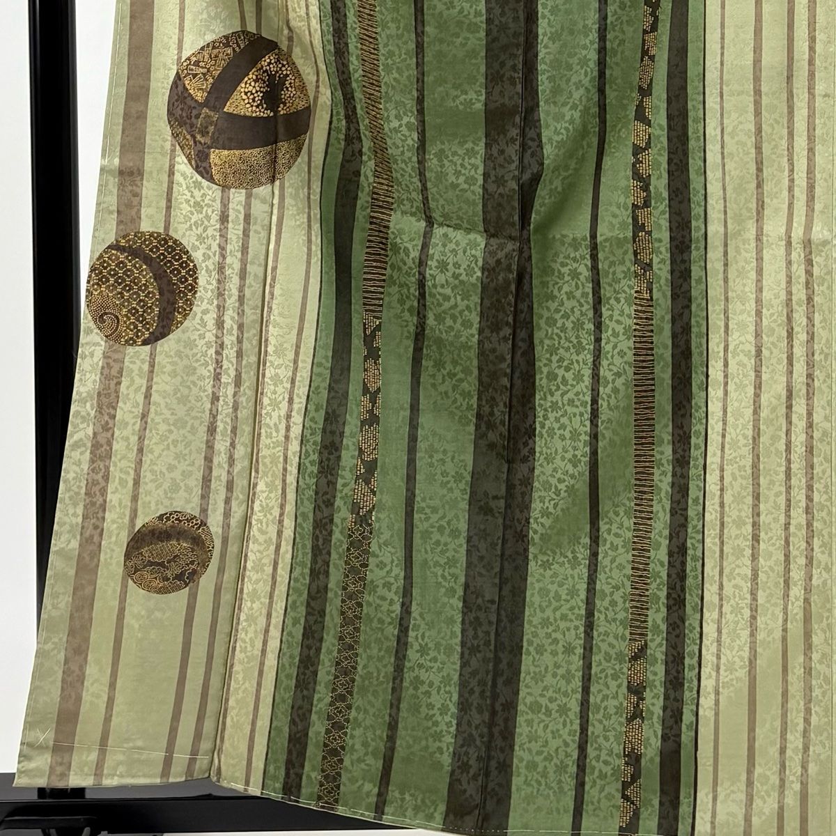 付下げ 身丈161 cm 裄丈66 M 袷 手鞠 縞 金彩 抹茶色 正絹