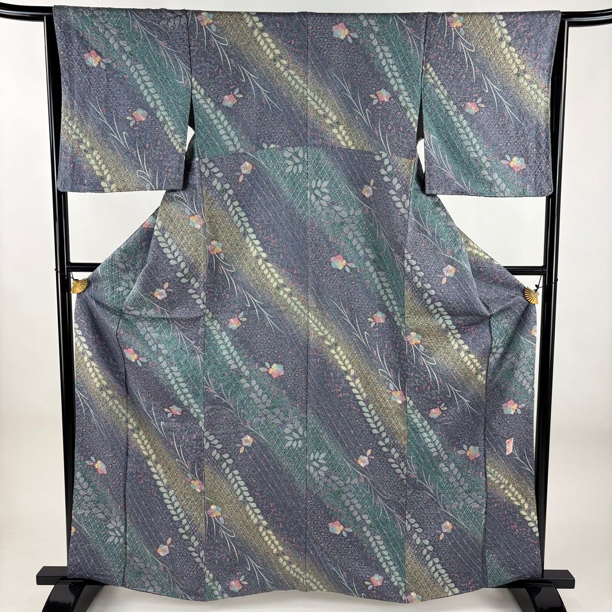 小紋 身丈163 cm 裄丈64 M 袷 山本寛斎 落款 草花 籠目 絞り 金彩 青紫 正絹 秀品