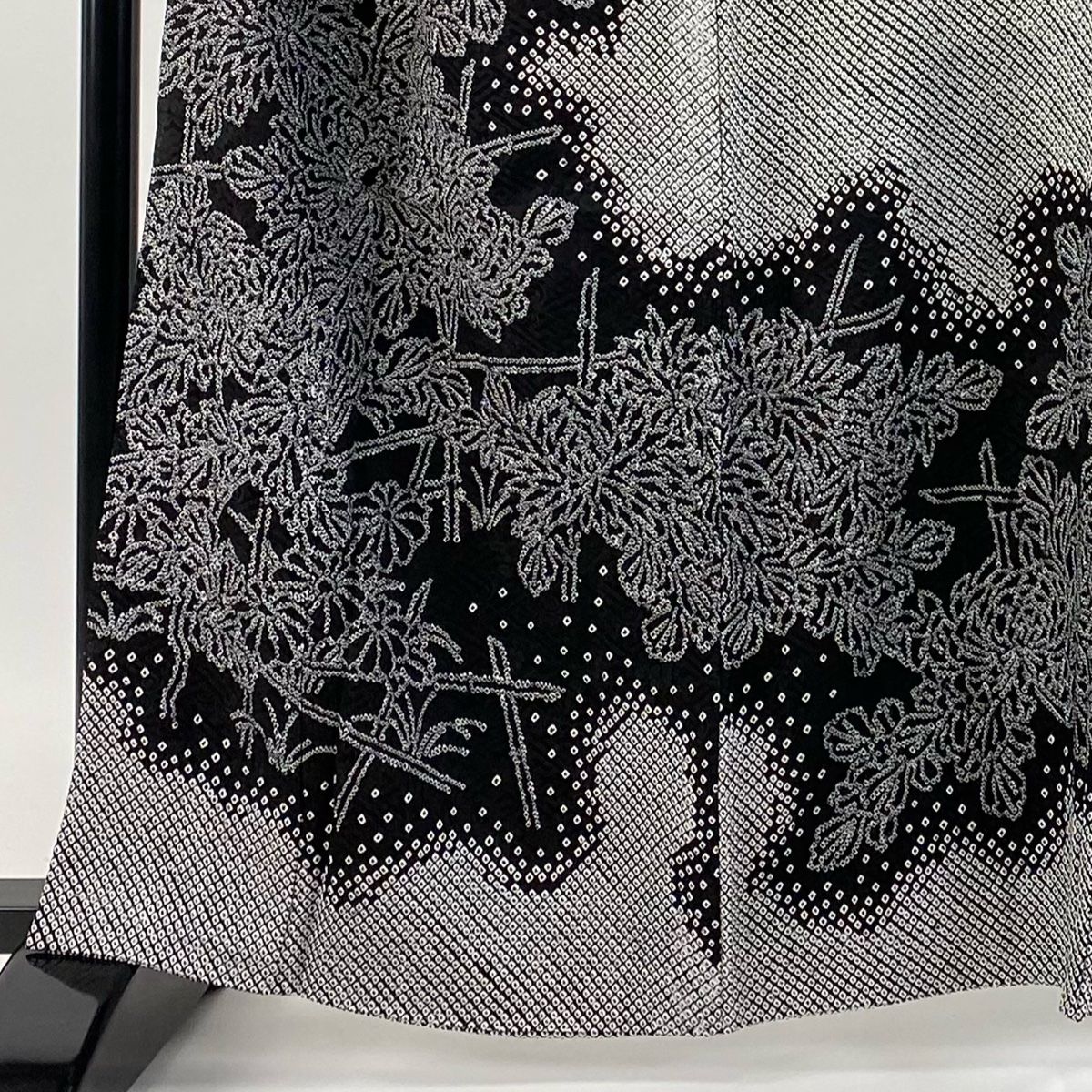 訪問着 身丈162.5 cm 裄丈64.5 M 袷 菊 草花 総絞り 黒 正絹 秀品