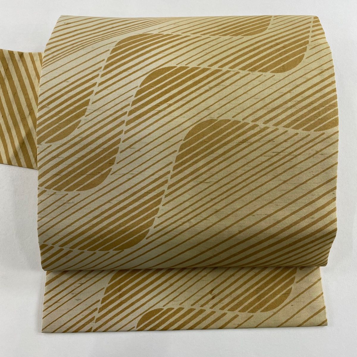 名古屋帯 秀品 紬地 斜縞 流水 ベージュ 正絹