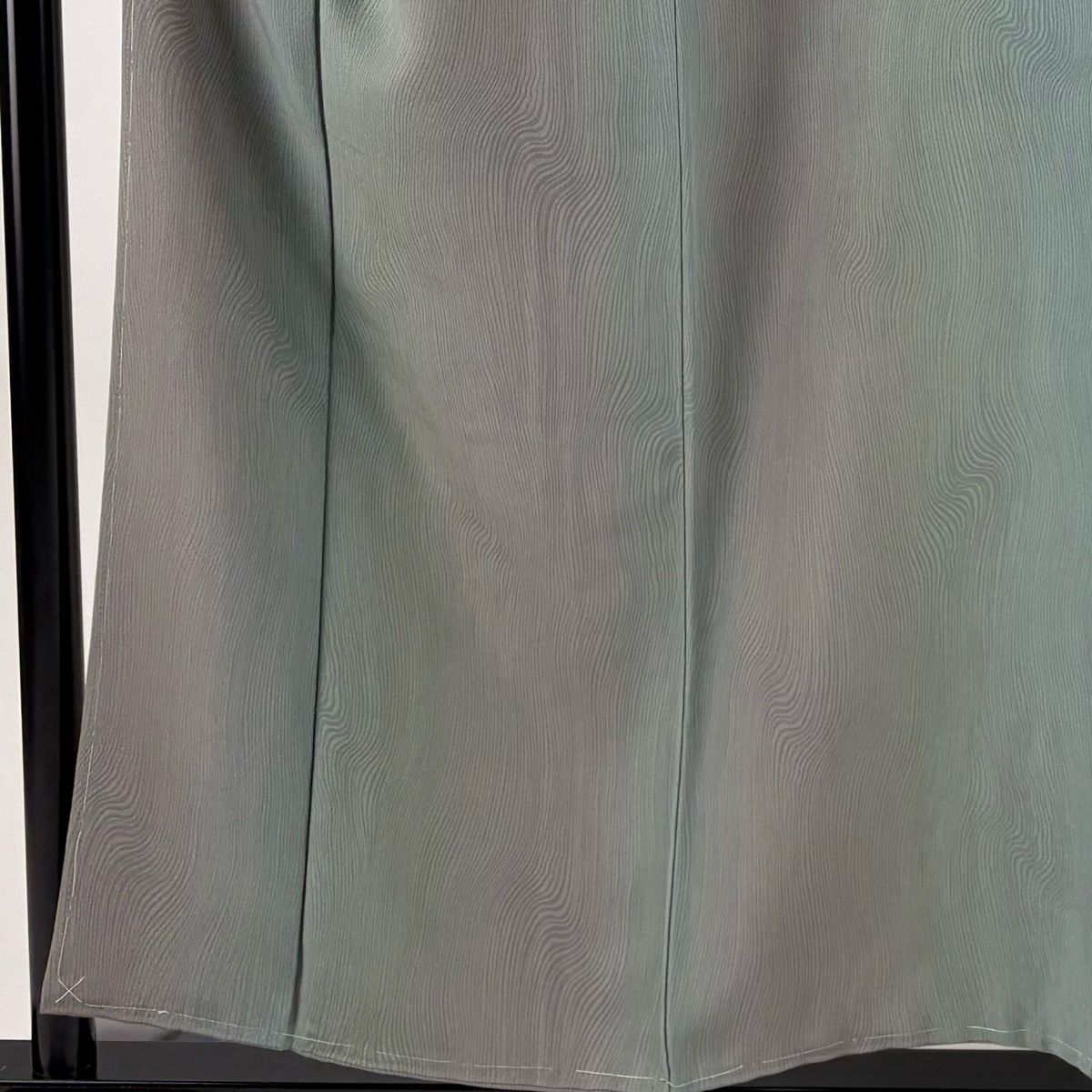 小紋 身丈155 5 cm 裄丈64 M 袷 木目柄 縦ぼかし 灰緑 正絹 秀品 一つ紋